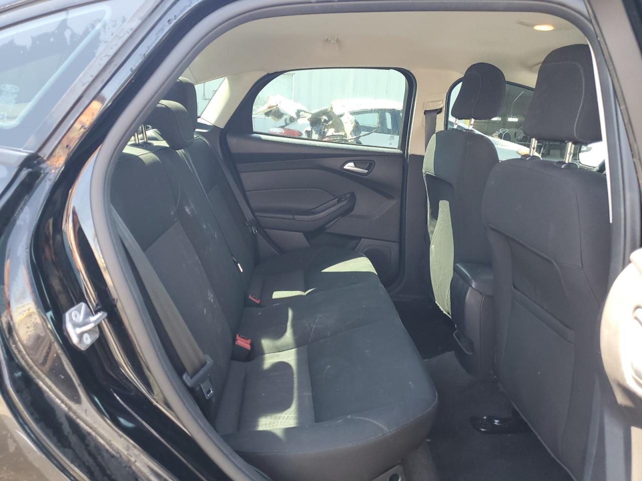 2018 Ford Focus Se VIN: 1FADP3FE9JL239196 Lot: 80323465