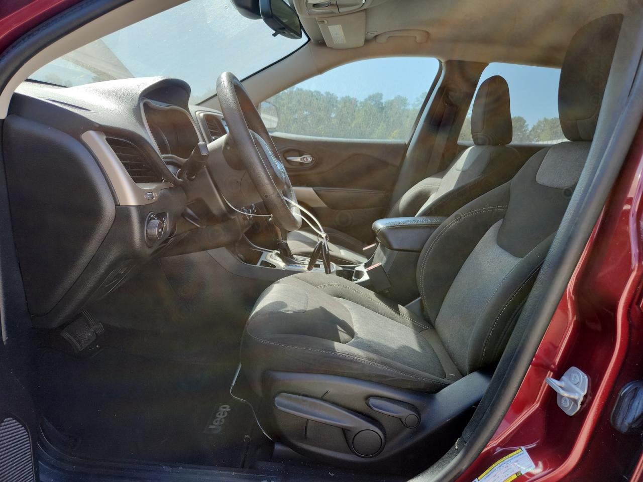 2018 Jeep Cherokee Latitude VIN: 1C4PJLCB4JD604932 Lot: 80742725