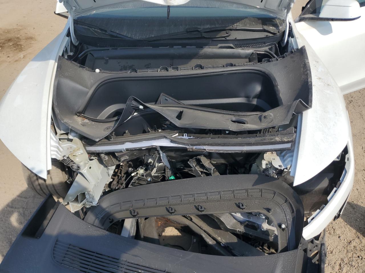 2026 Tesla Model Y VIN: 7SAYGDEE8TF402514 Lot: 81122485