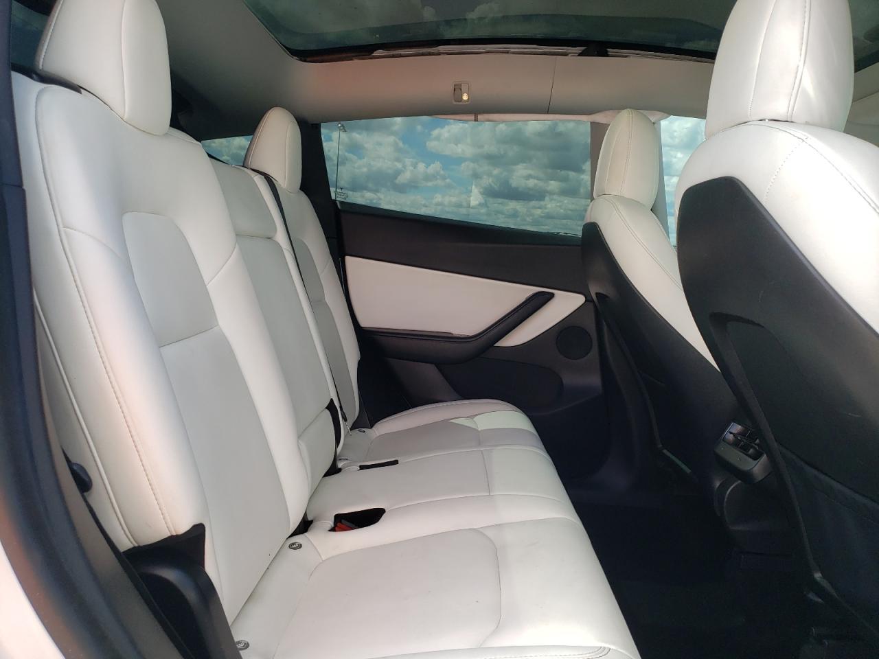 2021 Tesla Model Y VIN: 5YJYGDEE4MF099097 Lot: 72100985