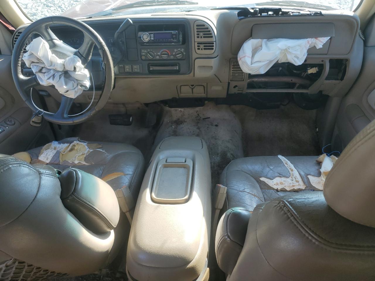 1998 Chevrolet Suburban K1500 VIN: 1GNFK16R6WJ370167 Lot: 81286735