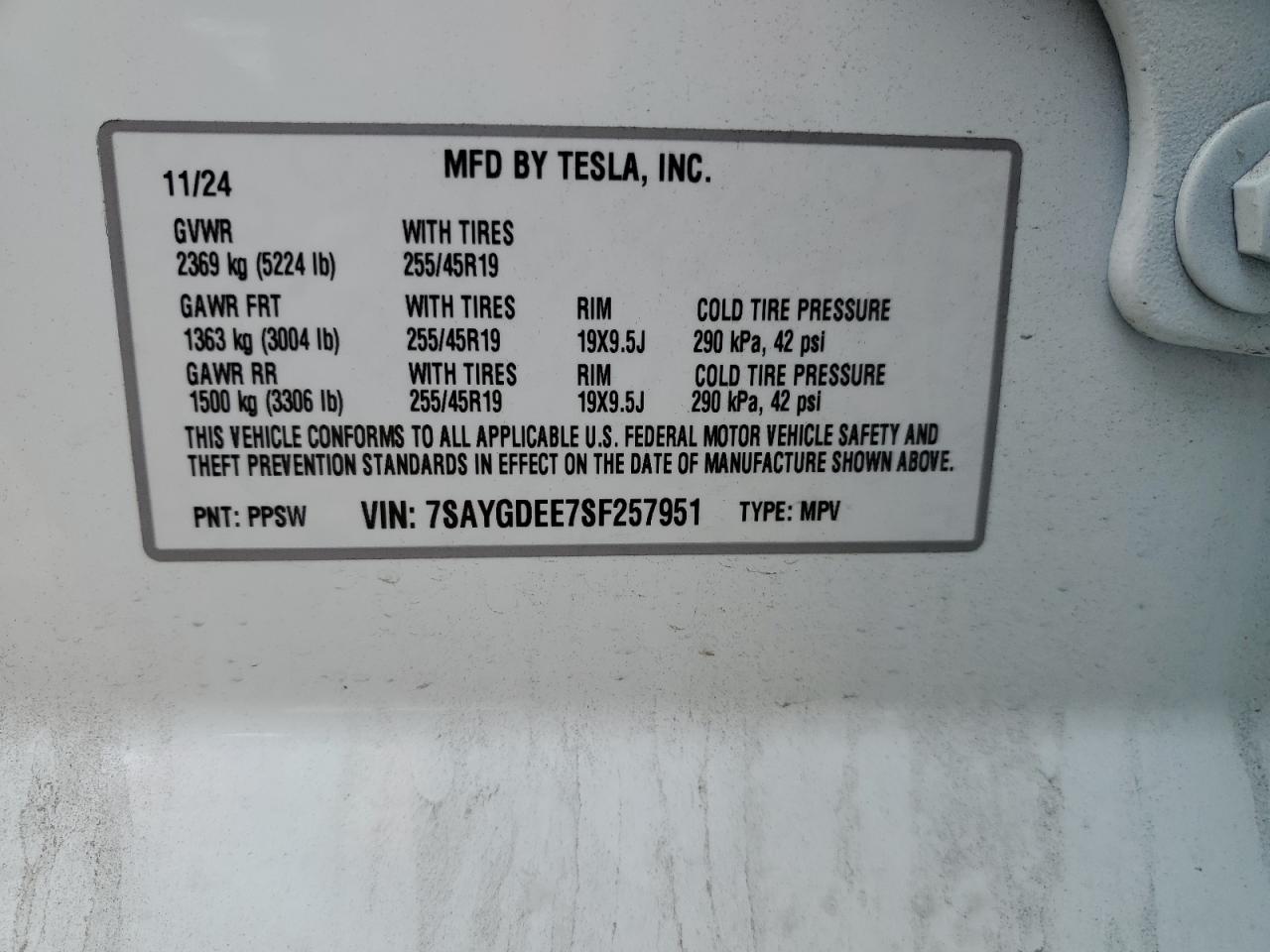 2025 Tesla Model Y VIN: 7SAYGDEE7SF257951 Lot: 71698675