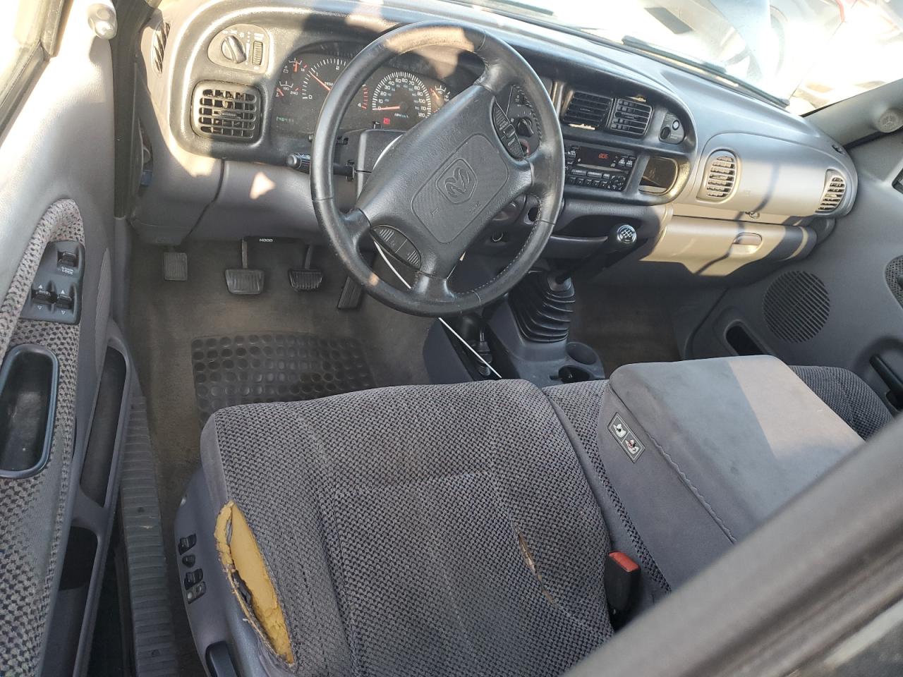 2000 Dodge Ram 2500 VIN: 1B7KF2363YJ135563 Lot: 81561185