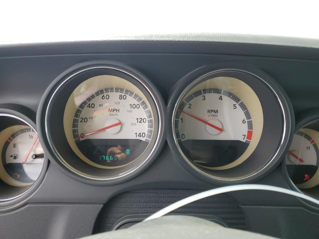 2009 Dodge Challenger Se VIN: 2B3LJ44V69H598659 Lot: 71874365