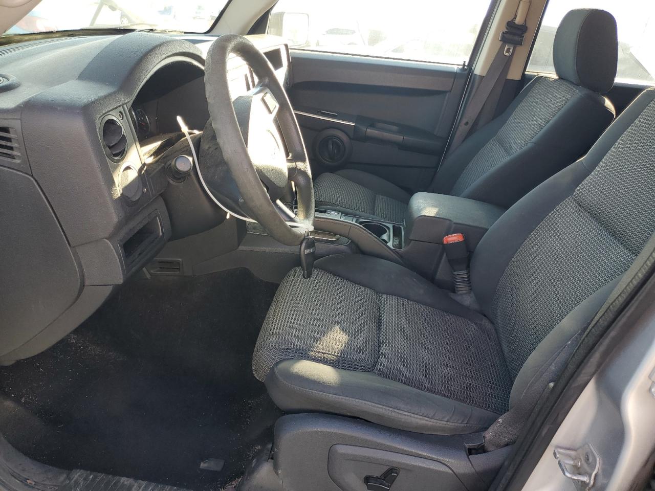 2008 Jeep Commander Sport VIN: 1J8HG48N78C159168 Lot: 81878975