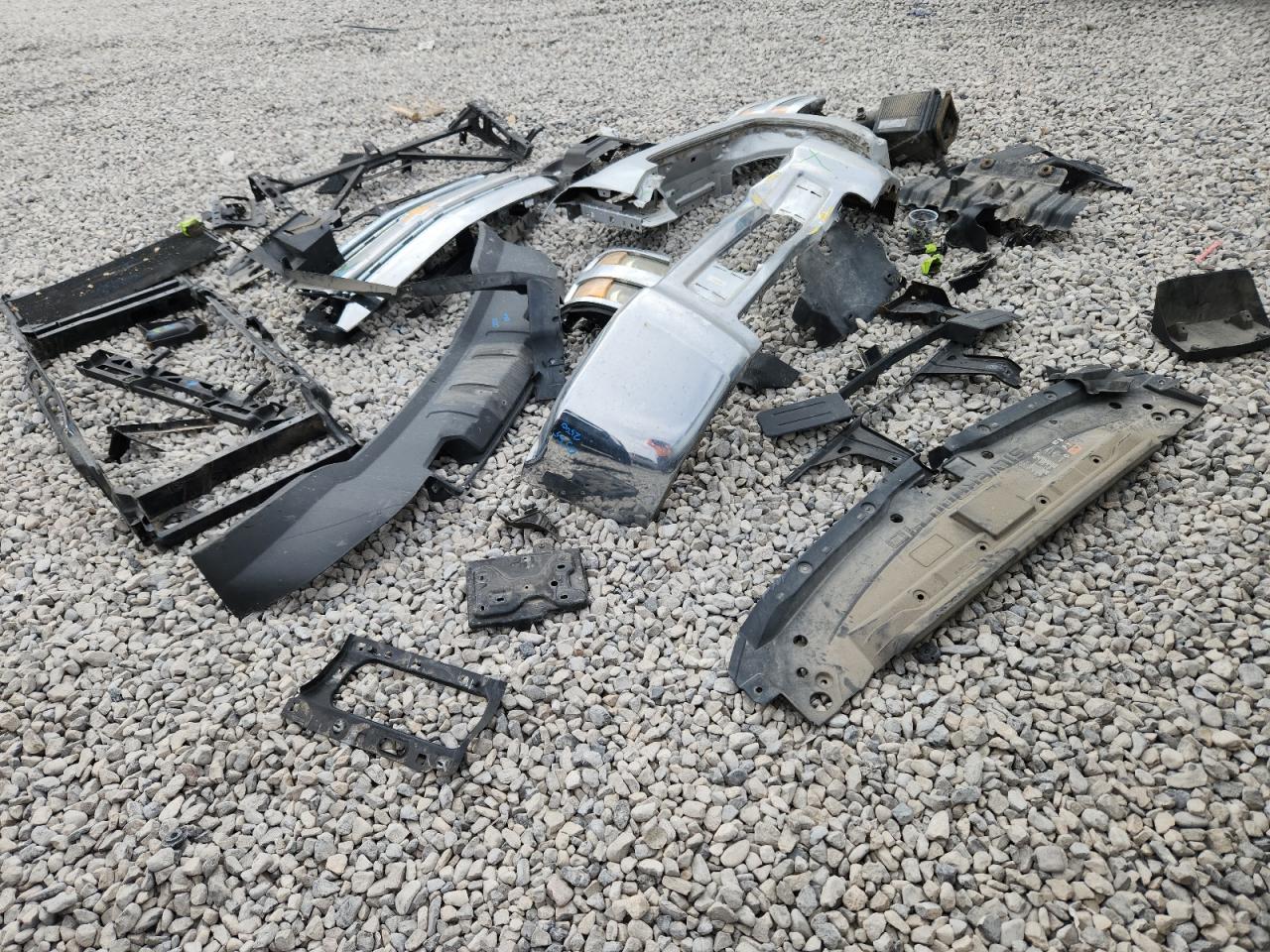 2018 Chevrolet Silverado K2500 Heavy Duty VIN: 1GC2KUEG9JZ260247 Lot: 81141815