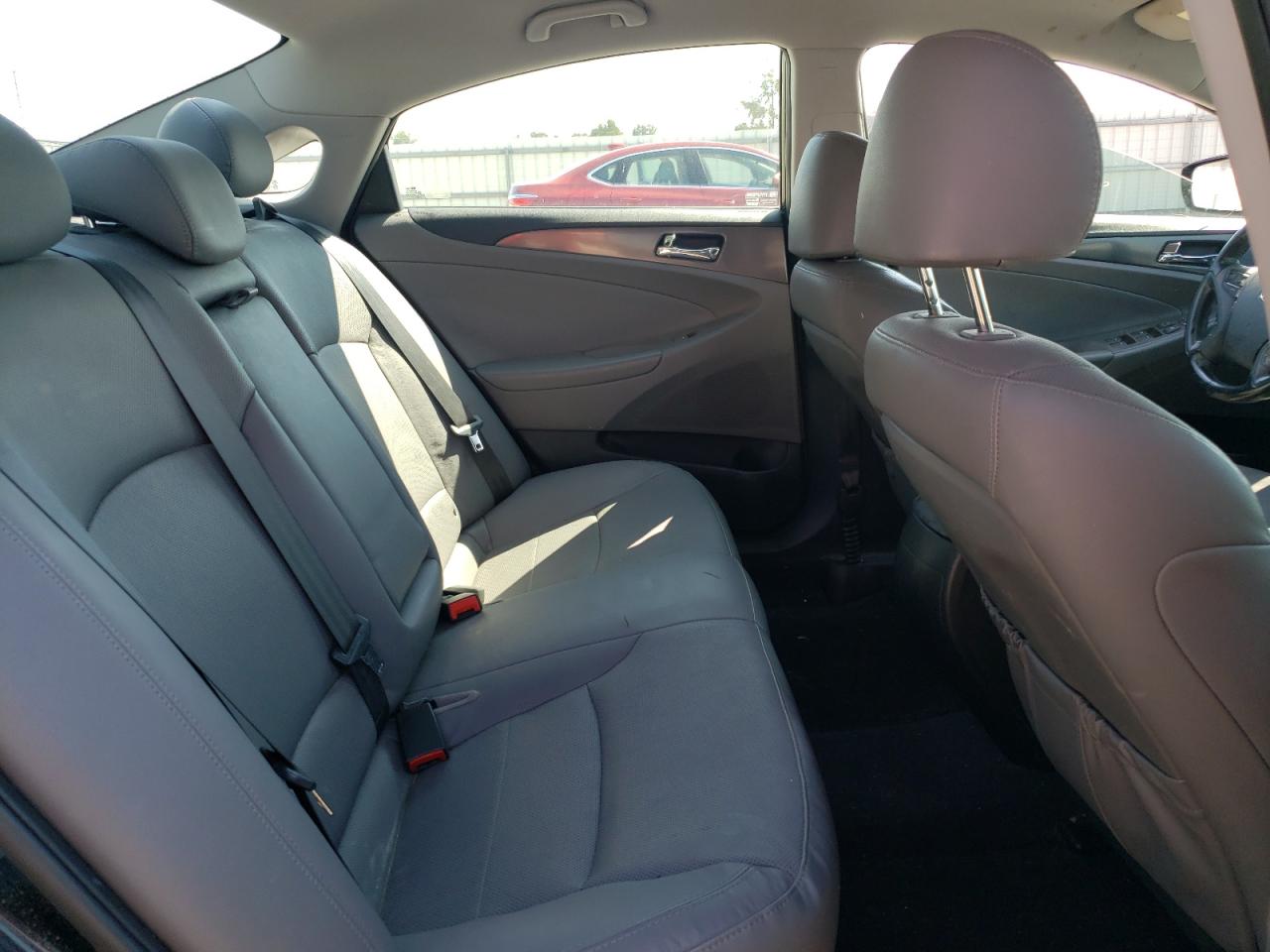 2015 Hyundai Sonata Hybrid VIN: KMHEC4A42FA125828 Lot: 83864655