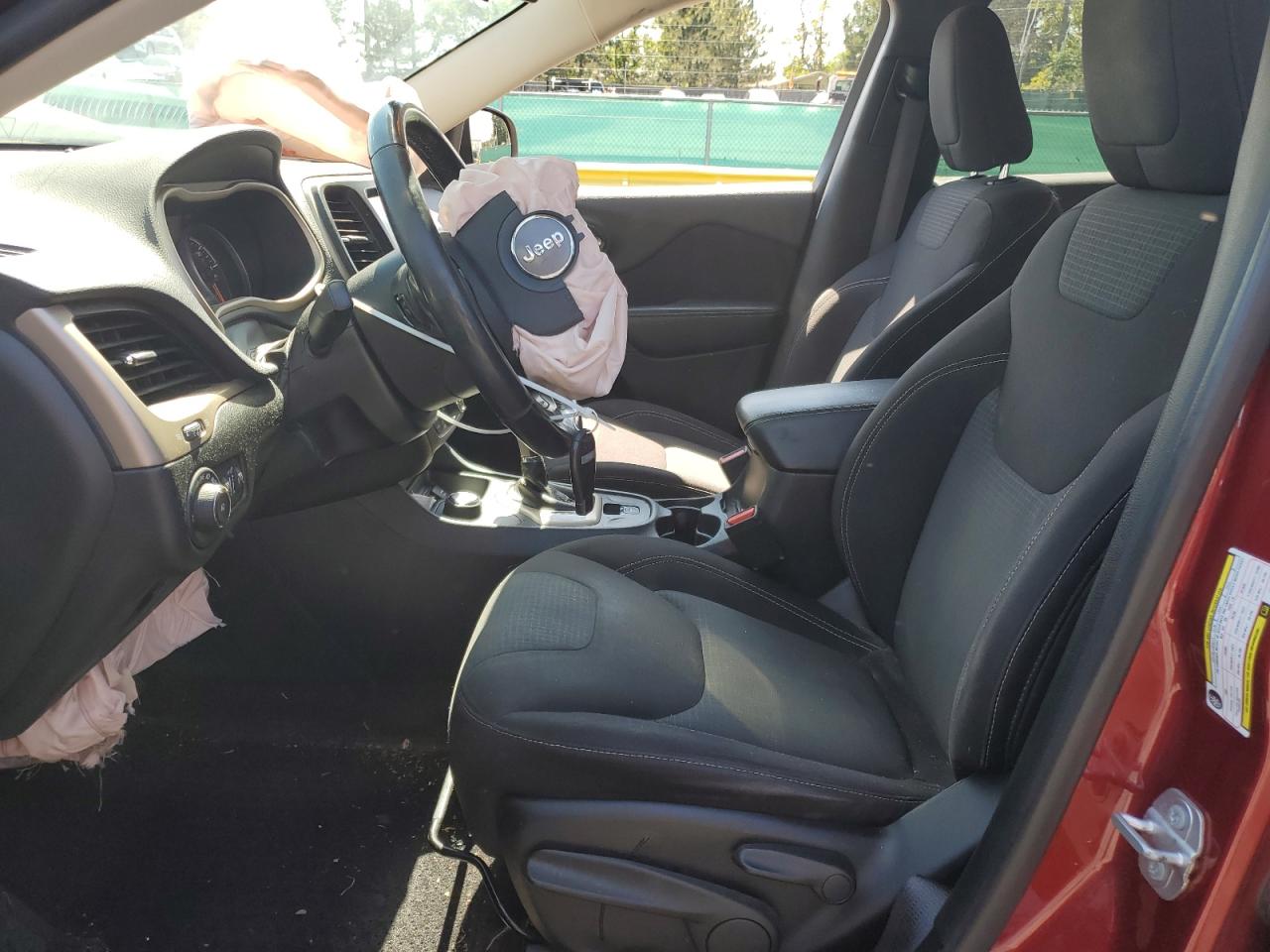 2017 Jeep Cherokee Latitude VIN: 1C4PJMCB3HW556828 Lot: 81322265