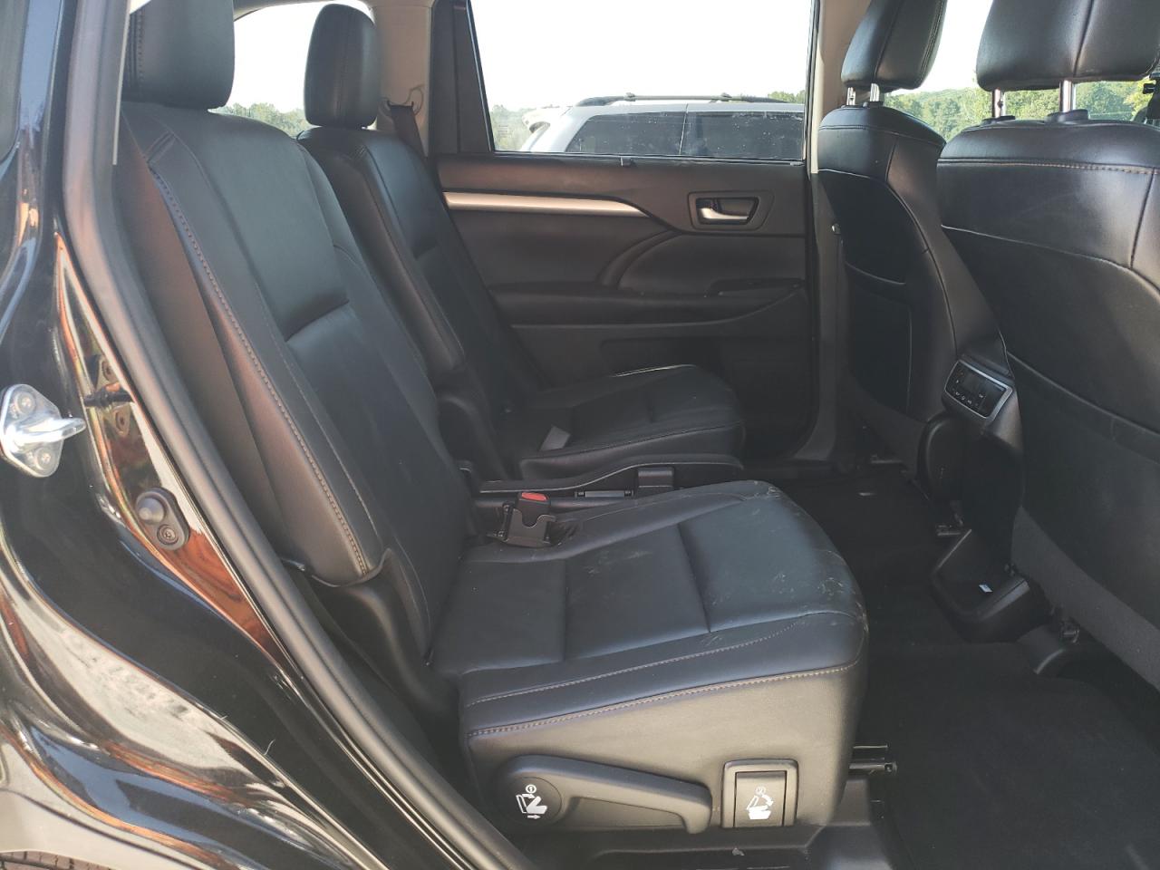 2019 Toyota Highlander Se VIN: 5TDKZRFH2KS574745 Lot: 80111035