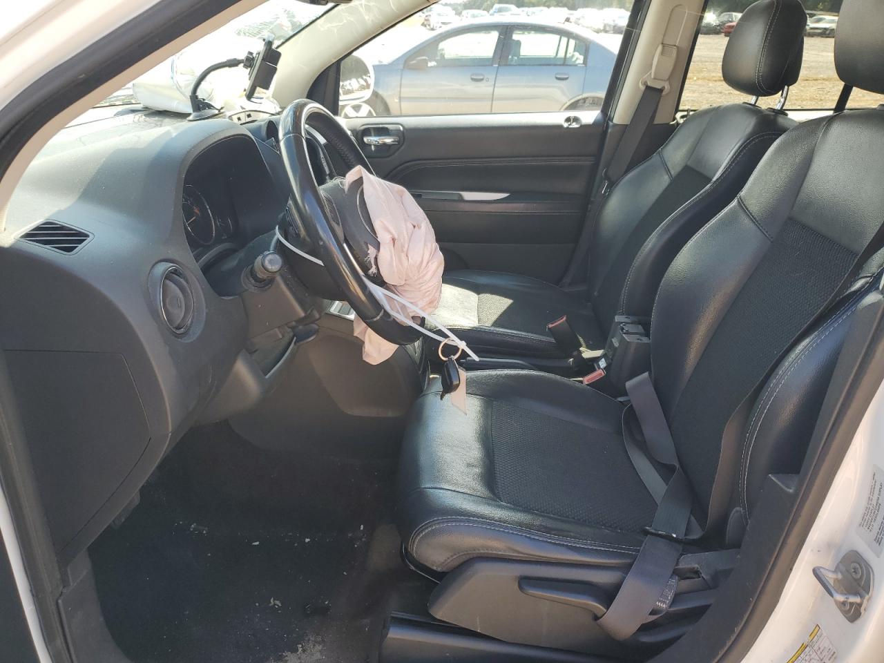 2016 Jeep Compass Latitude VIN: 1C4NJCEA7GD615038 Lot: 84211275