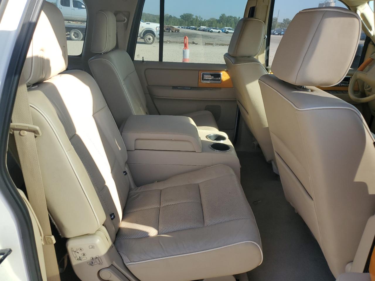 2007 Lincoln Navigator L VIN: 5LMFL28527LJ23202 Lot: 83864425