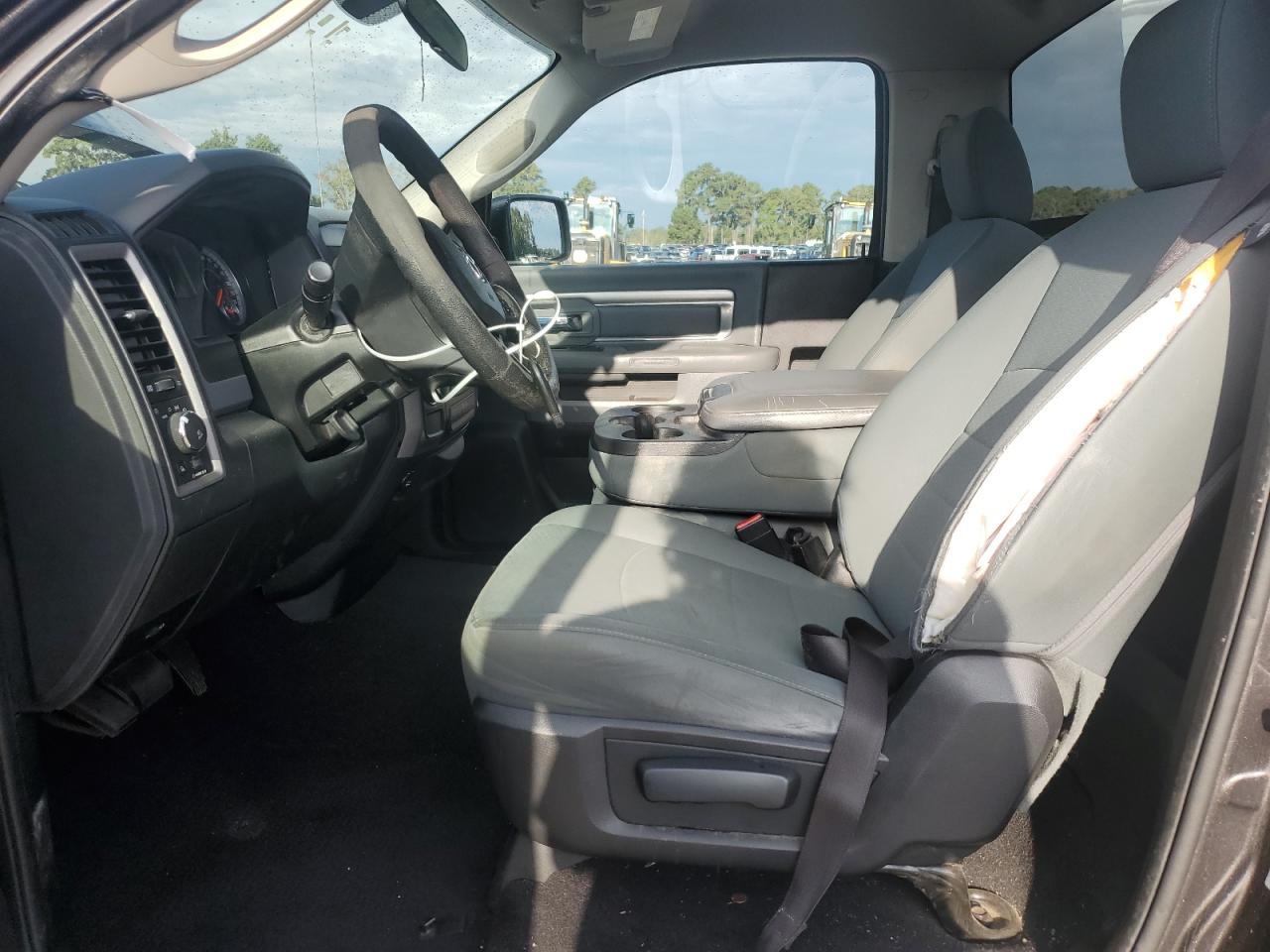 2017 Ram 1500 St VIN: 3C6JR6AT0HG664884 Lot: 81846135