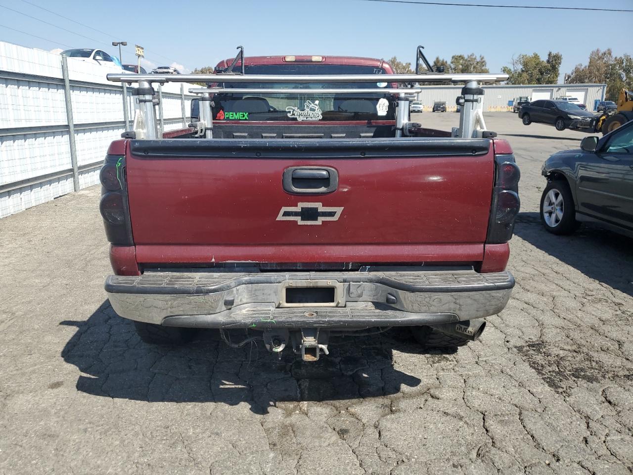 2002 Chevrolet Silverado C2500 Heavy Duty VIN: 1GCHC29112E157883 Lot: 81756265