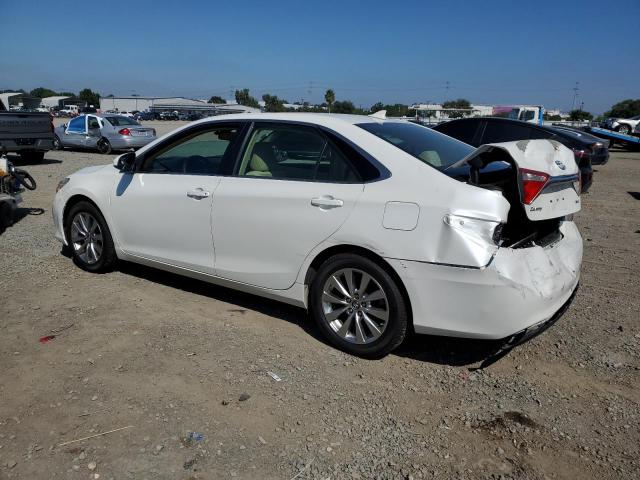 Седаны TOYOTA CAMRY 2017 Белы