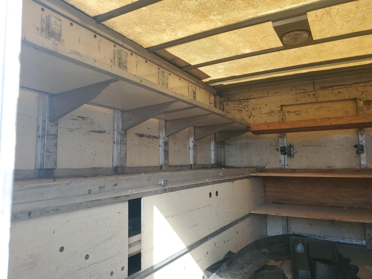 2006 Chevrolet Express G3500 VIN: 1GBJG31U561165830 Lot: 81206405