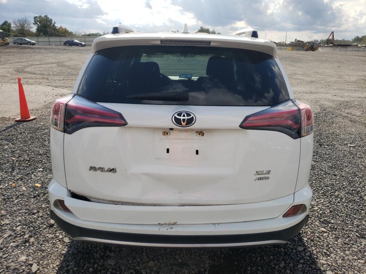 2016 Toyota Rav4 Xle VIN: JTMRFREV3GJ100807 Lot: 70541485