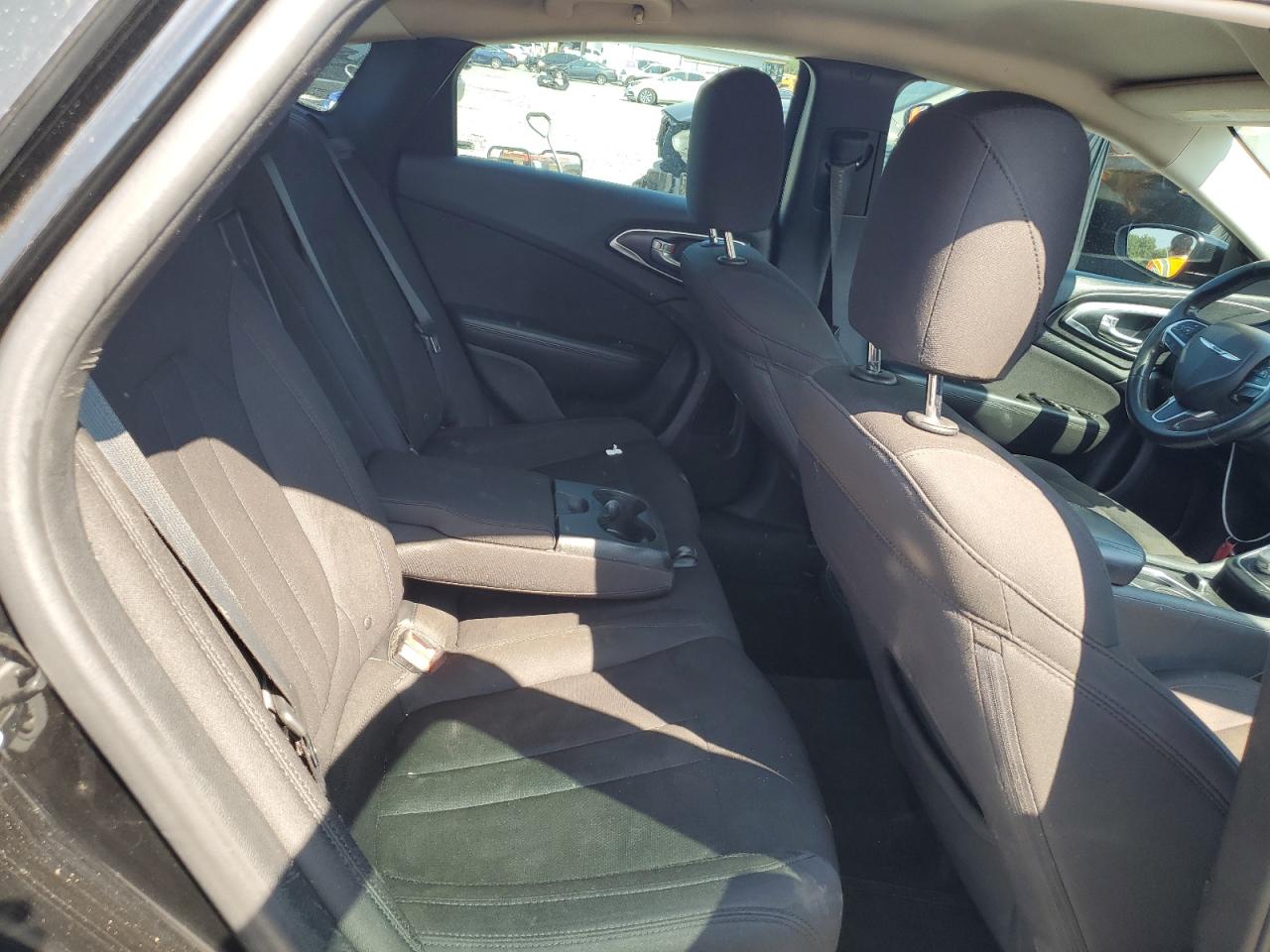2015 Chrysler 200 Limited VIN: 1C3CCCAB8FN670580 Lot: 80913705