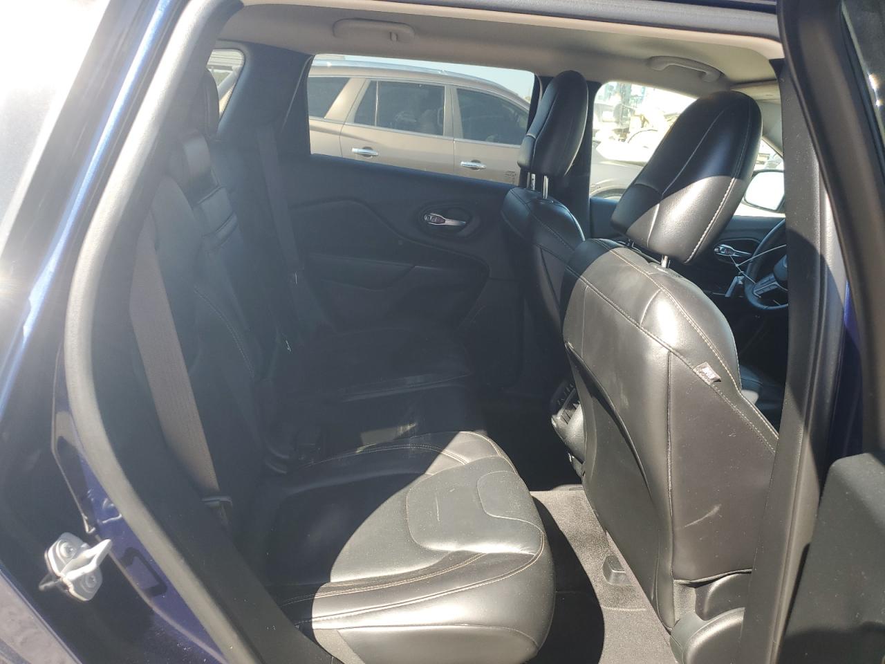 2015 Jeep Cherokee Limited VIN: 1C4PJLDB9FW759633 Lot: 83992905