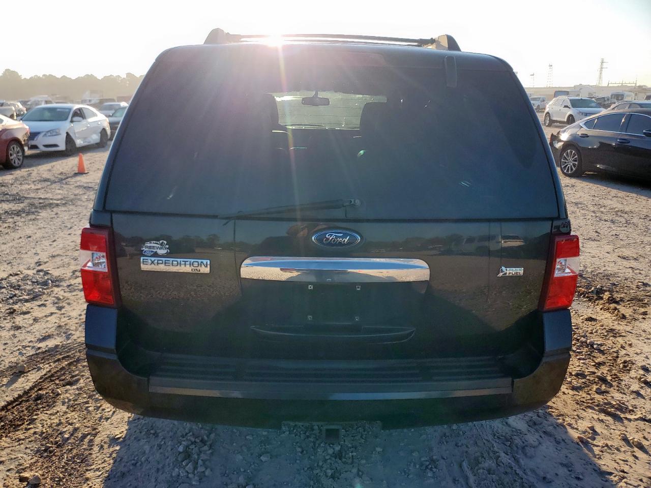 2010 Ford Expedition Xlt VIN: 1FMJU1F58AEA54163 Lot: 71563735