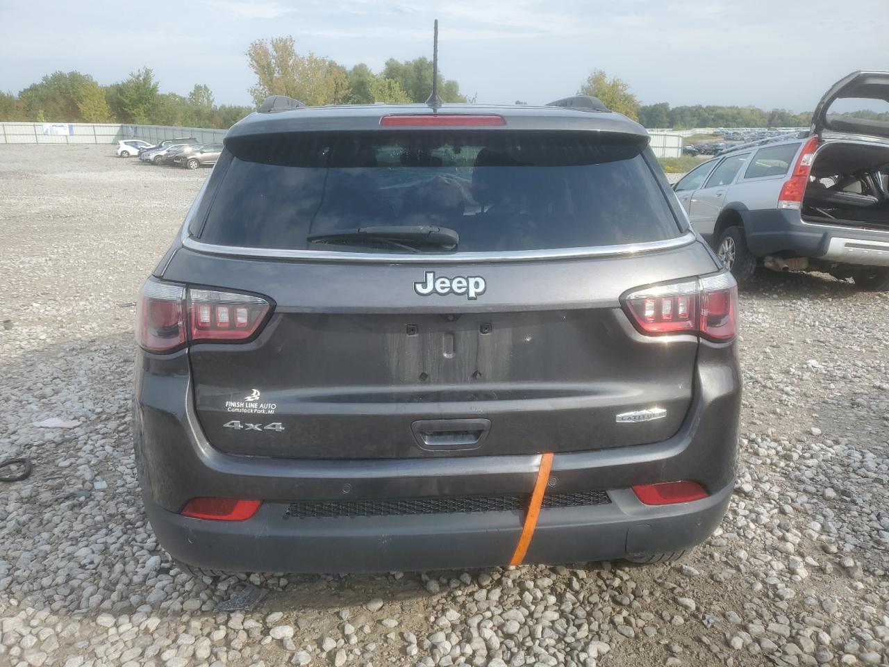 2018 Jeep Compass Latitude VIN: 3C4NJDBBXJT391137 Lot: 81267425
