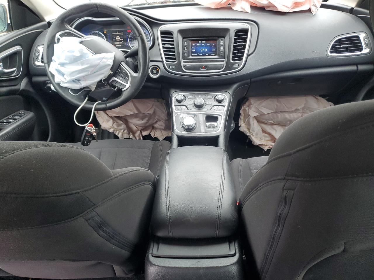 2015 Chrysler 200 Limited VIN: 1C3CCCAB0FN677491 Lot: 81871995