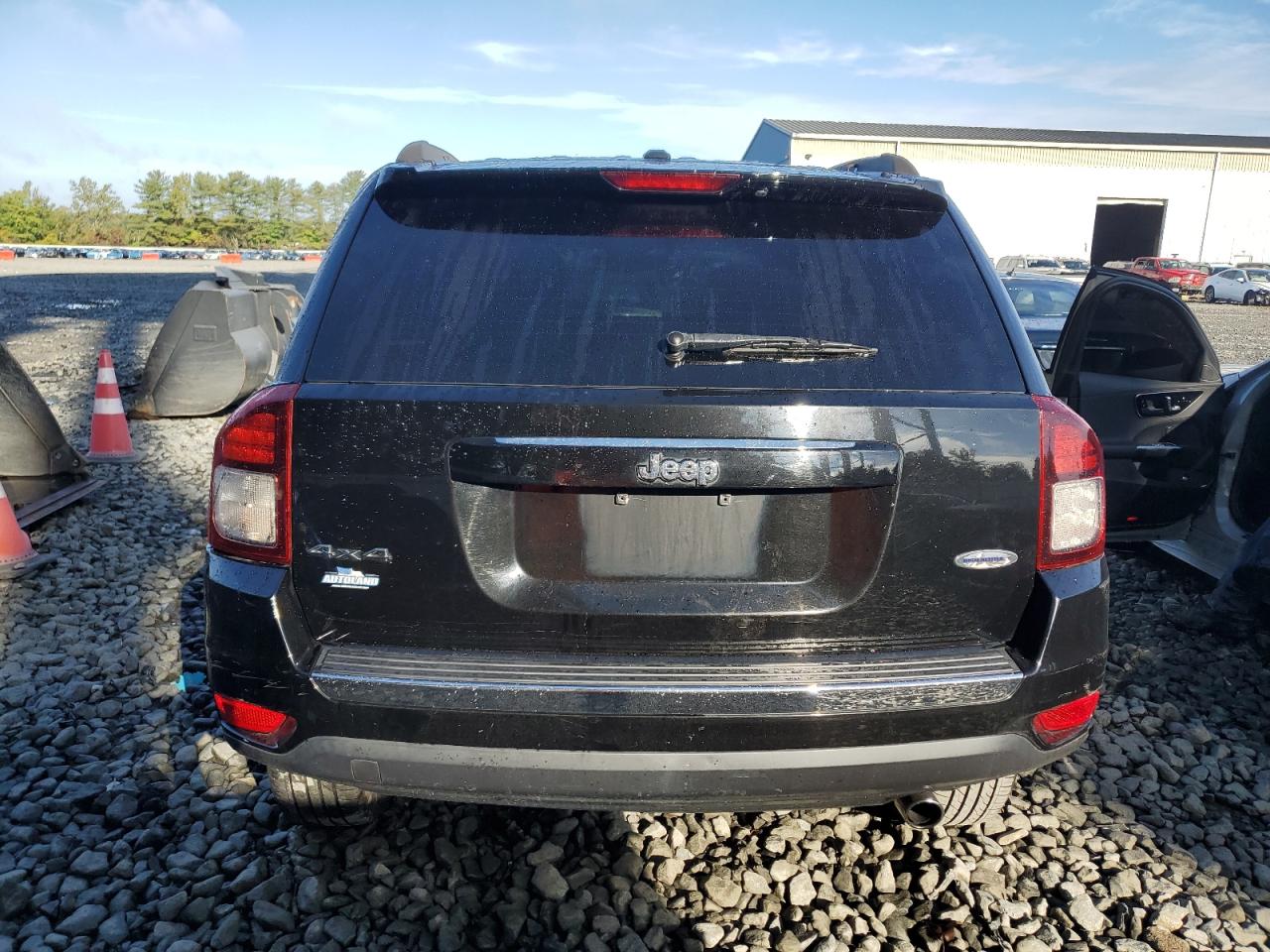 2016 Jeep Compass Latitude VIN: 1C4NJDEB1GD567311 Lot: 83948165