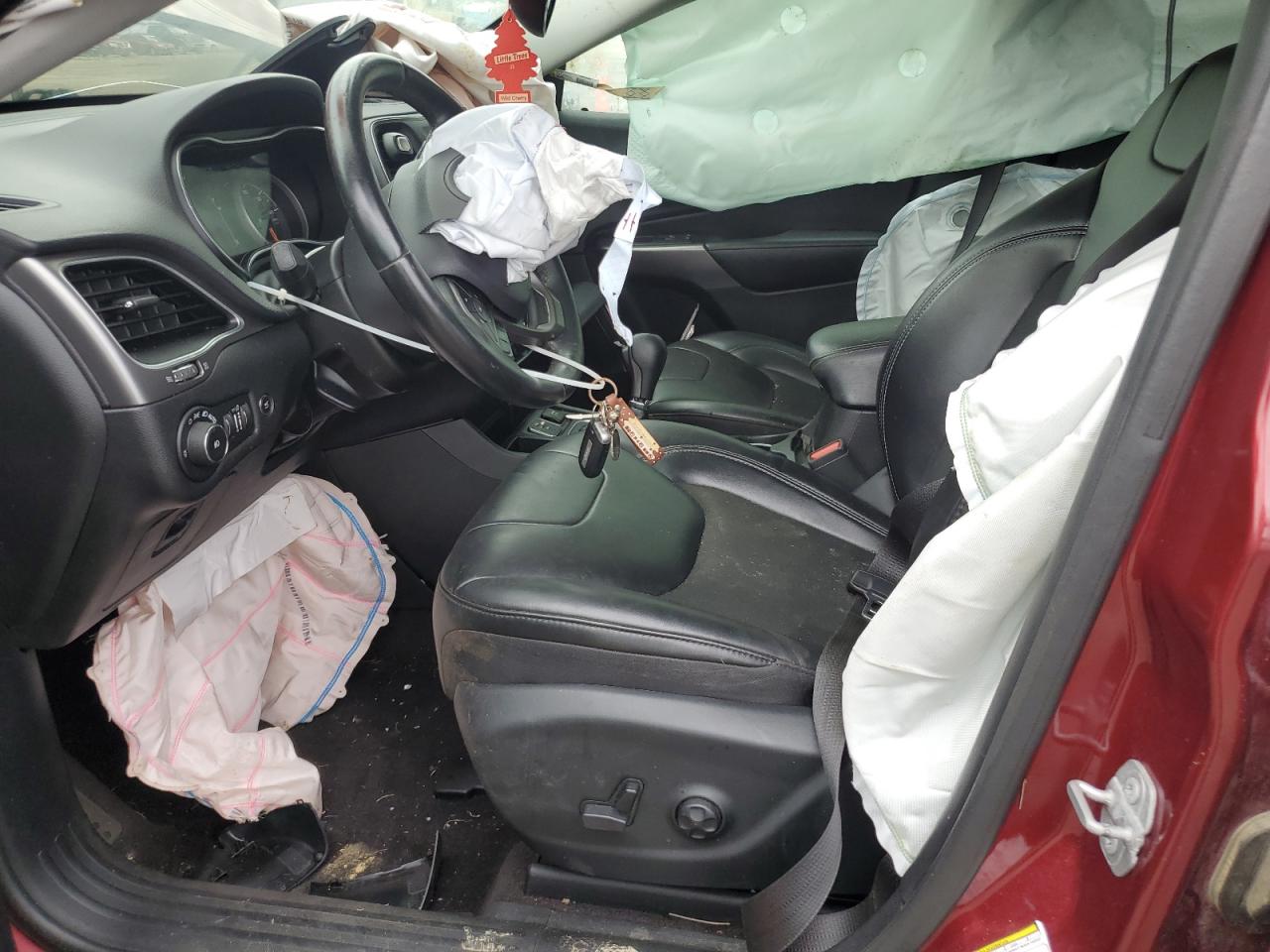 2019 Jeep Cherokee Latitude Plus VIN: 1C4PJLLB8KD176218 Lot: 84153365