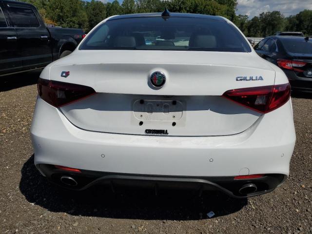  ALFA ROMEO GIULIA 2018 Белы