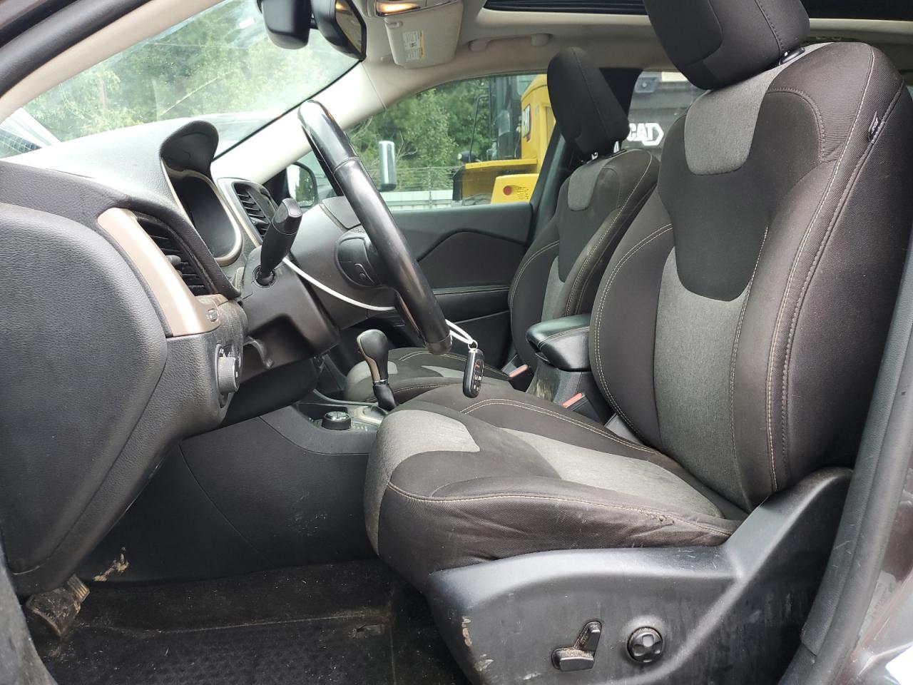 2014 Jeep Cherokee Latitude VIN: 1C4PJMCS2EW318416 Lot: 80883195