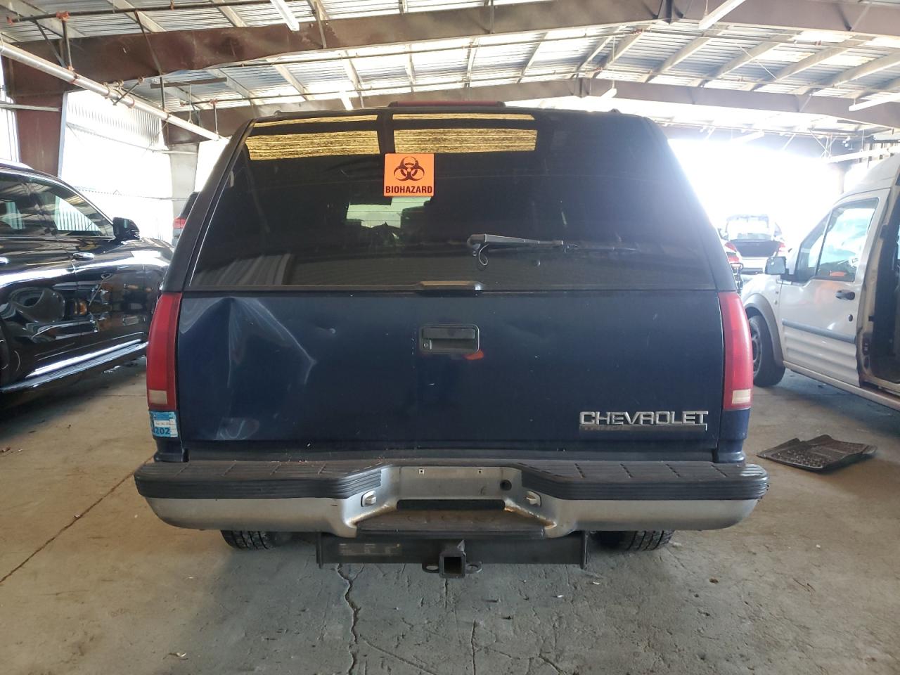 1999 Chevrolet Tahoe K1500 VIN: 1GNEK13R8XJ339570 Lot: 81121205