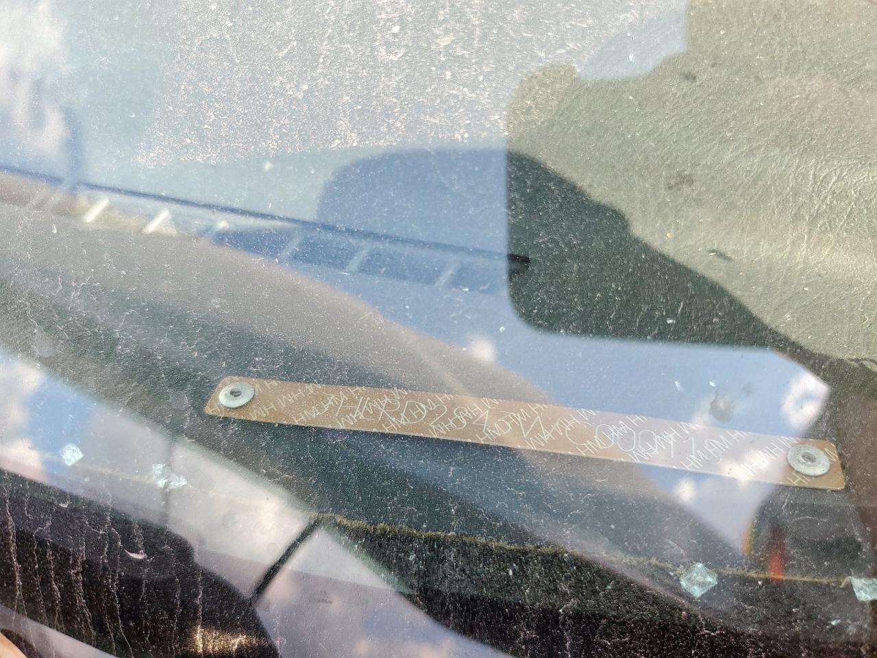 1998 Honda Cr-V Lx VIN: JHLRD2843WC000115 Lot: 81582075