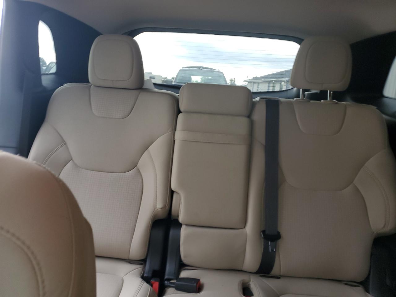 2016 Jeep Cherokee Latitude VIN: 1C4PJMCB8GW241540 Lot: 83821755