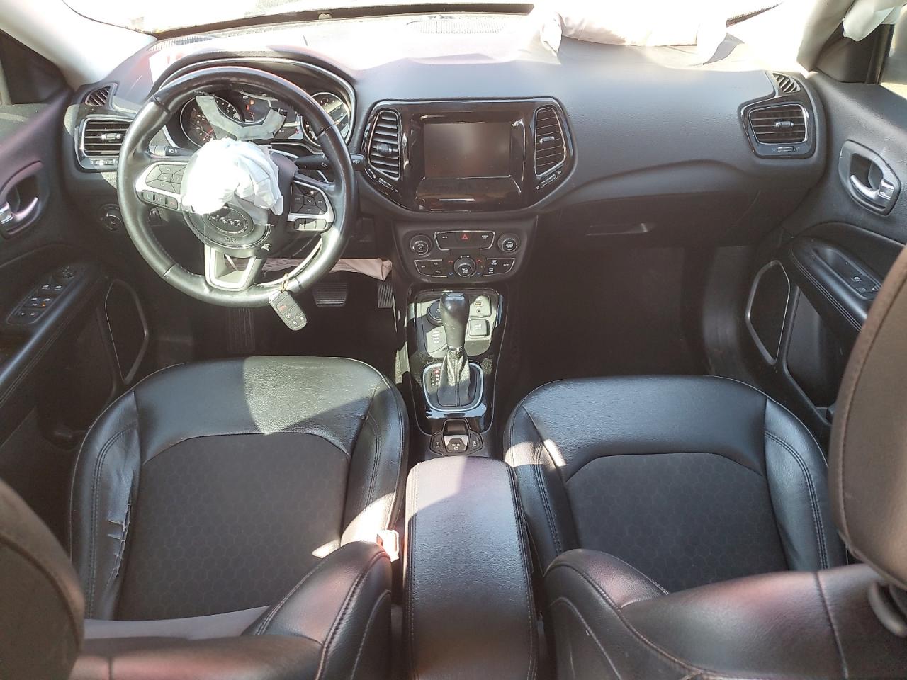 2018 Jeep Compass Latitude VIN: 3C4NJDBB2JT479065 Lot: 71628445