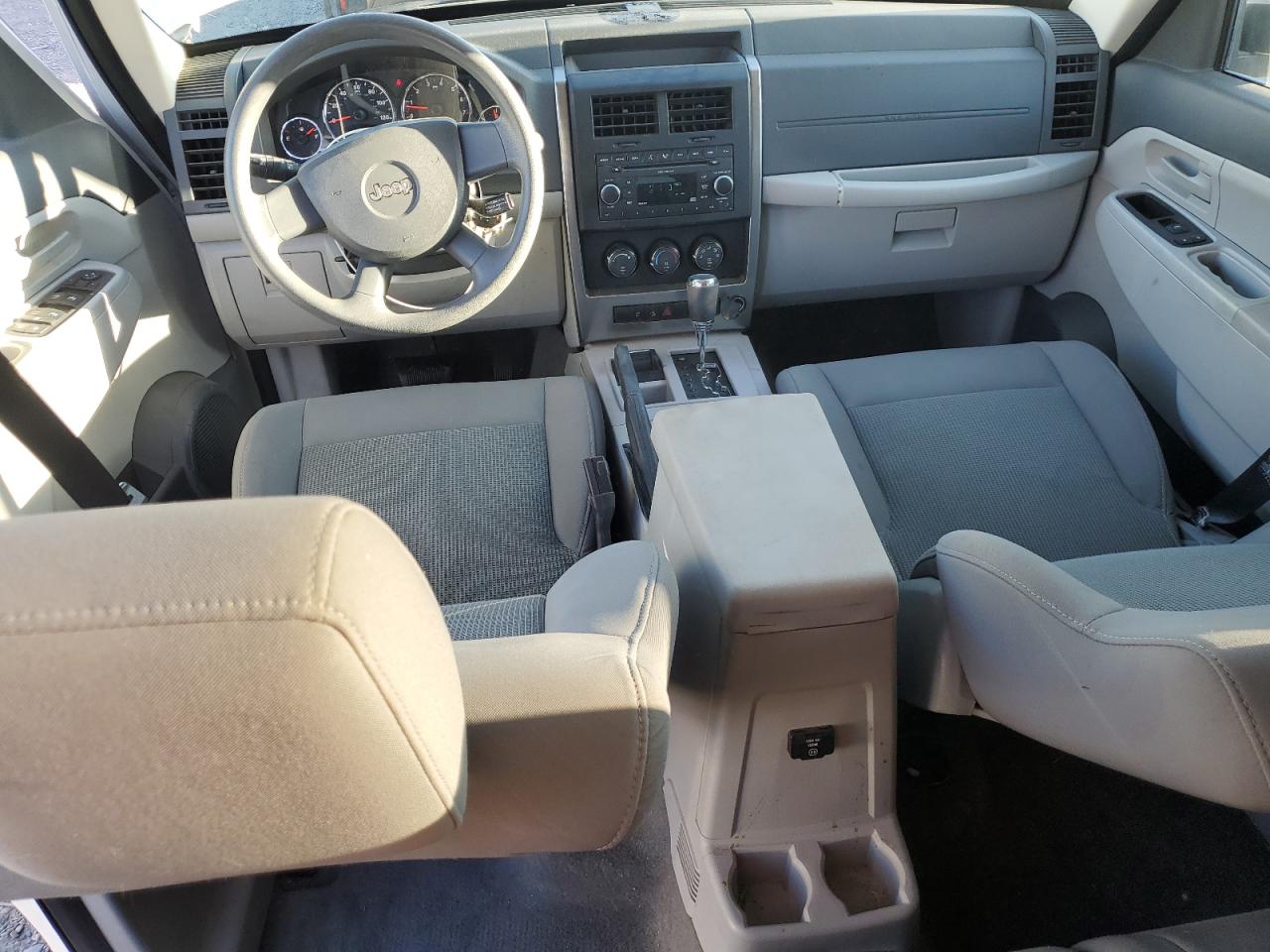 2008 Jeep Liberty Sport VIN: 1J8GN28K08W203604 Lot: 80508305