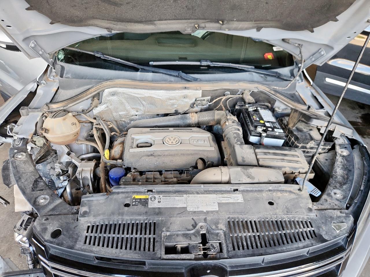 2016 Volkswagen Tiguan S VIN: WVGAV7AX2GW607126 Lot: 71995115