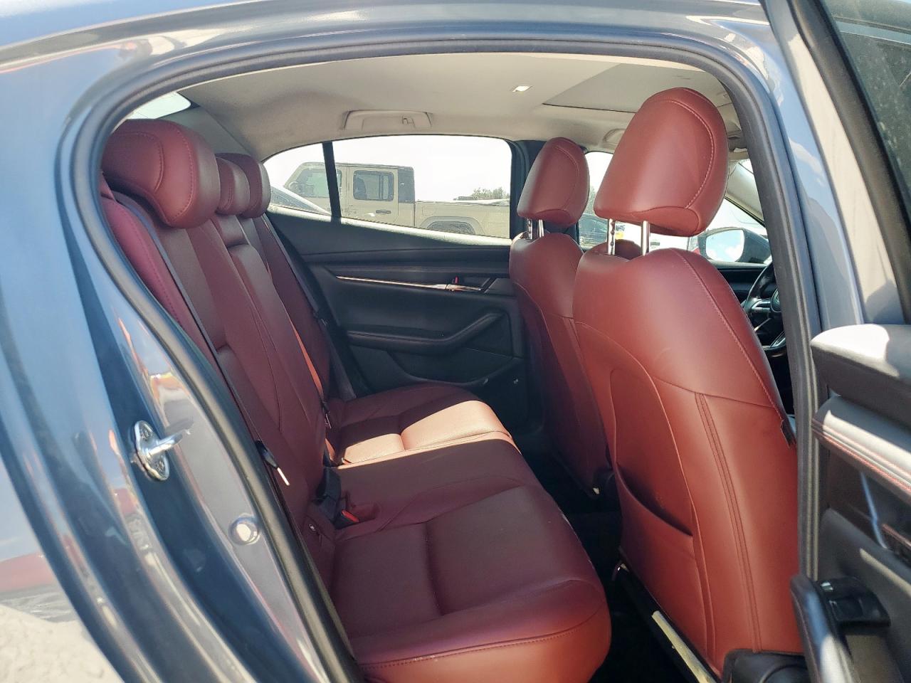 2022 Mazda 3 Preferred VIN: 3MZBPACL1NM318792 Lot: 82146275