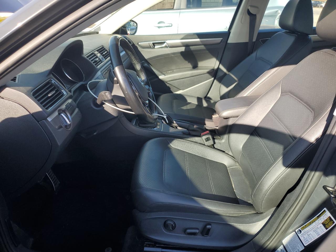 2017 Volkswagen Passat R-Line VIN: 1VWDT7A37HC060620 Lot: 81500405