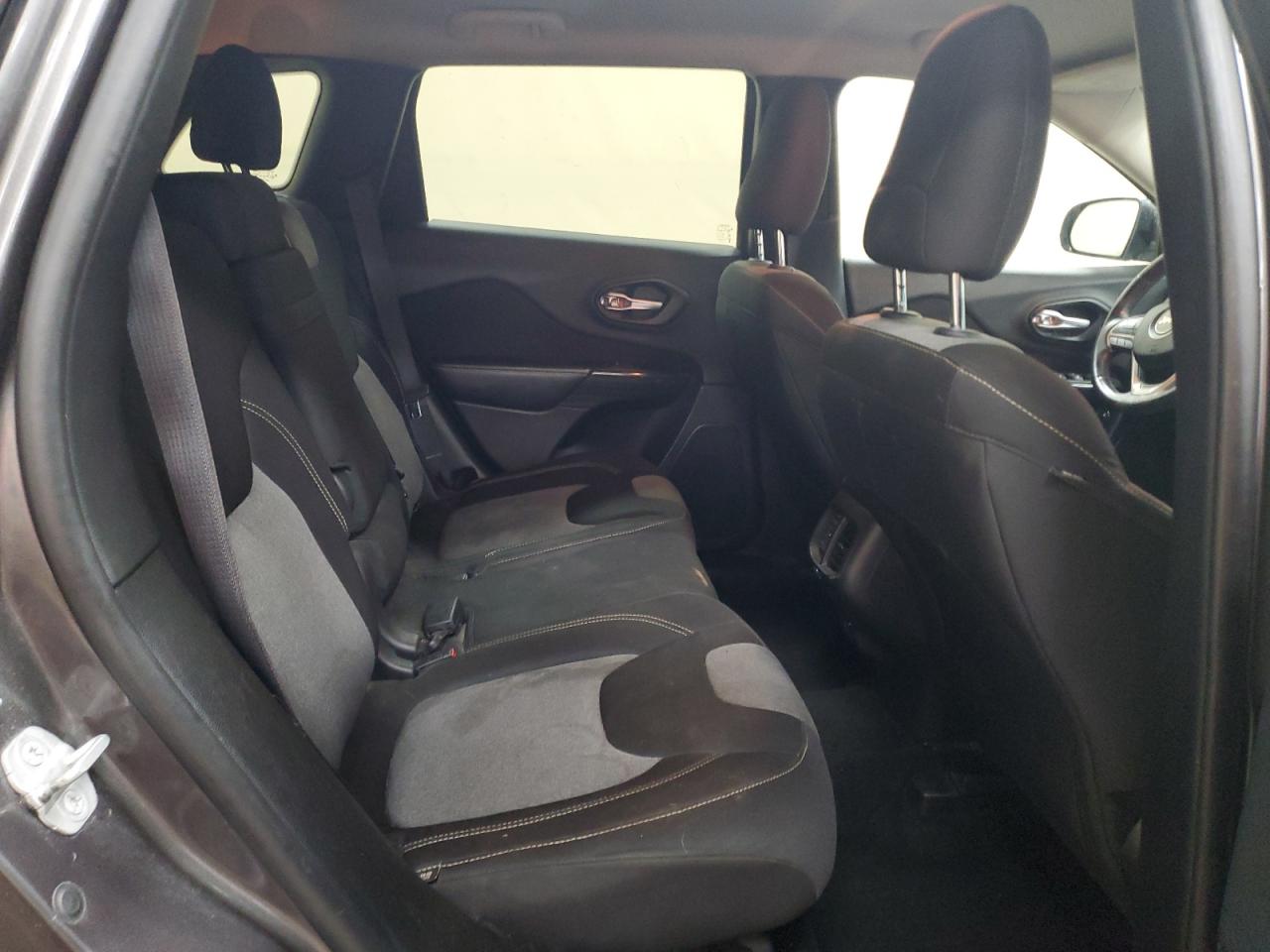 2014 Jeep Cherokee Latitude VIN: 1C4PJMCS2EW188590 Lot: 81403415