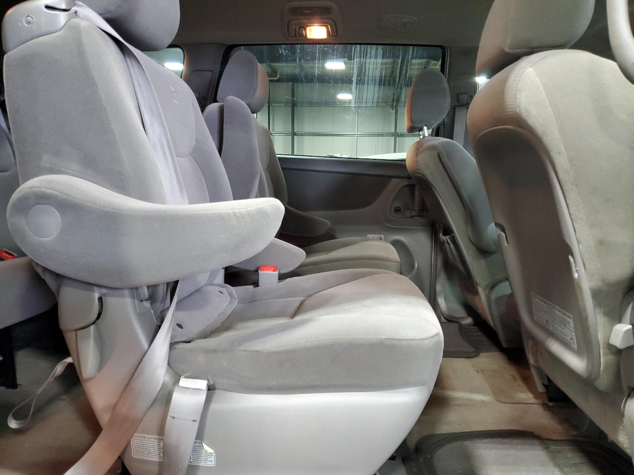 2005 Toyota Sienna Le VIN: 5TDBA23C55S042501 Lot: 71744035