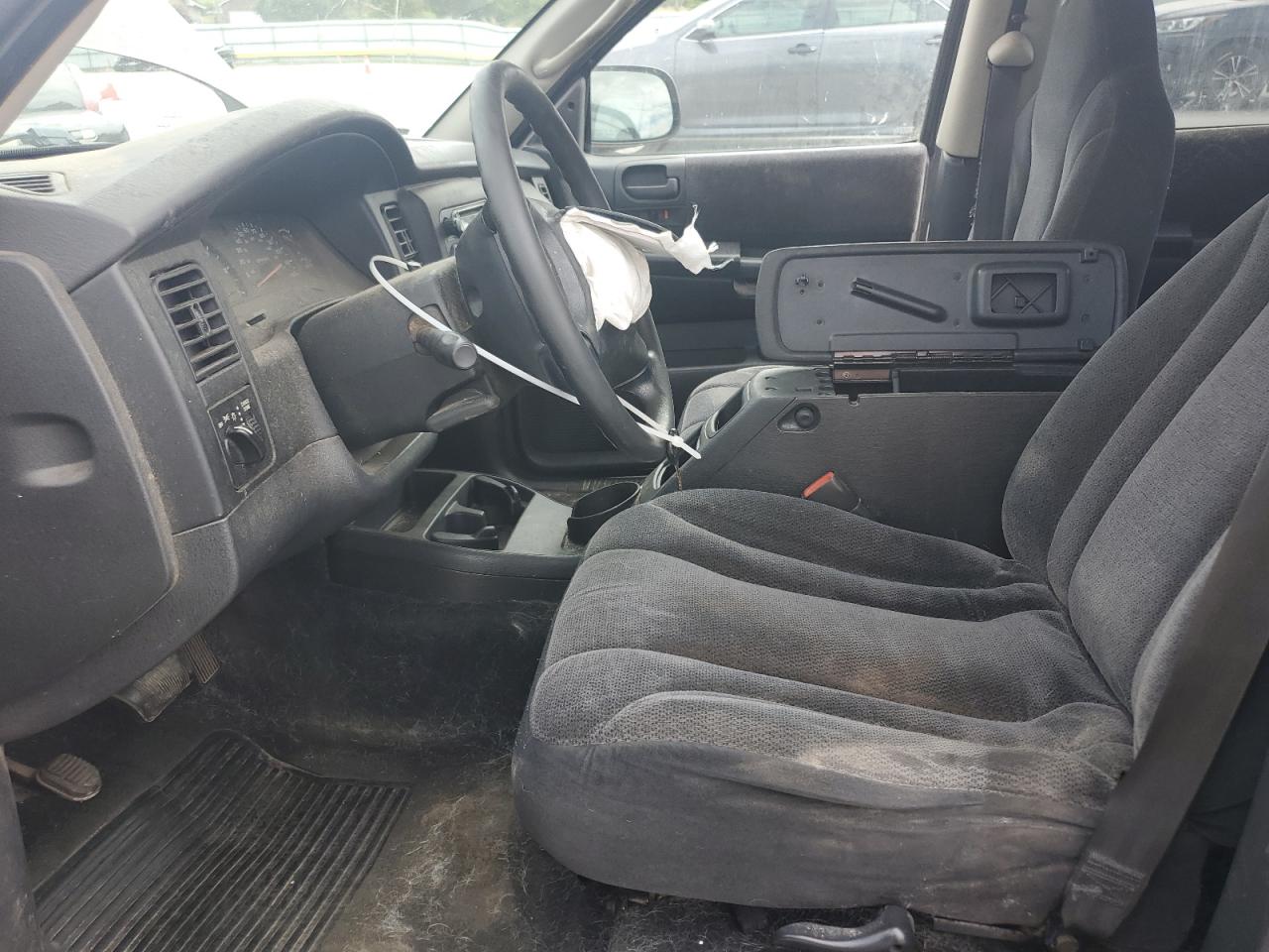 2002 Dodge Dakota Quad Sport VIN: 1B7HL38X32S577769 Lot: 71911435