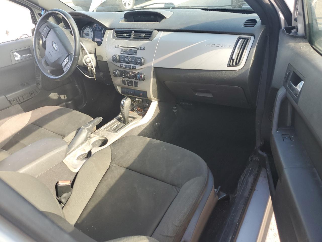 2008 Ford Focus Se VIN: 1FAHP33N98W252403 Lot: 84242435