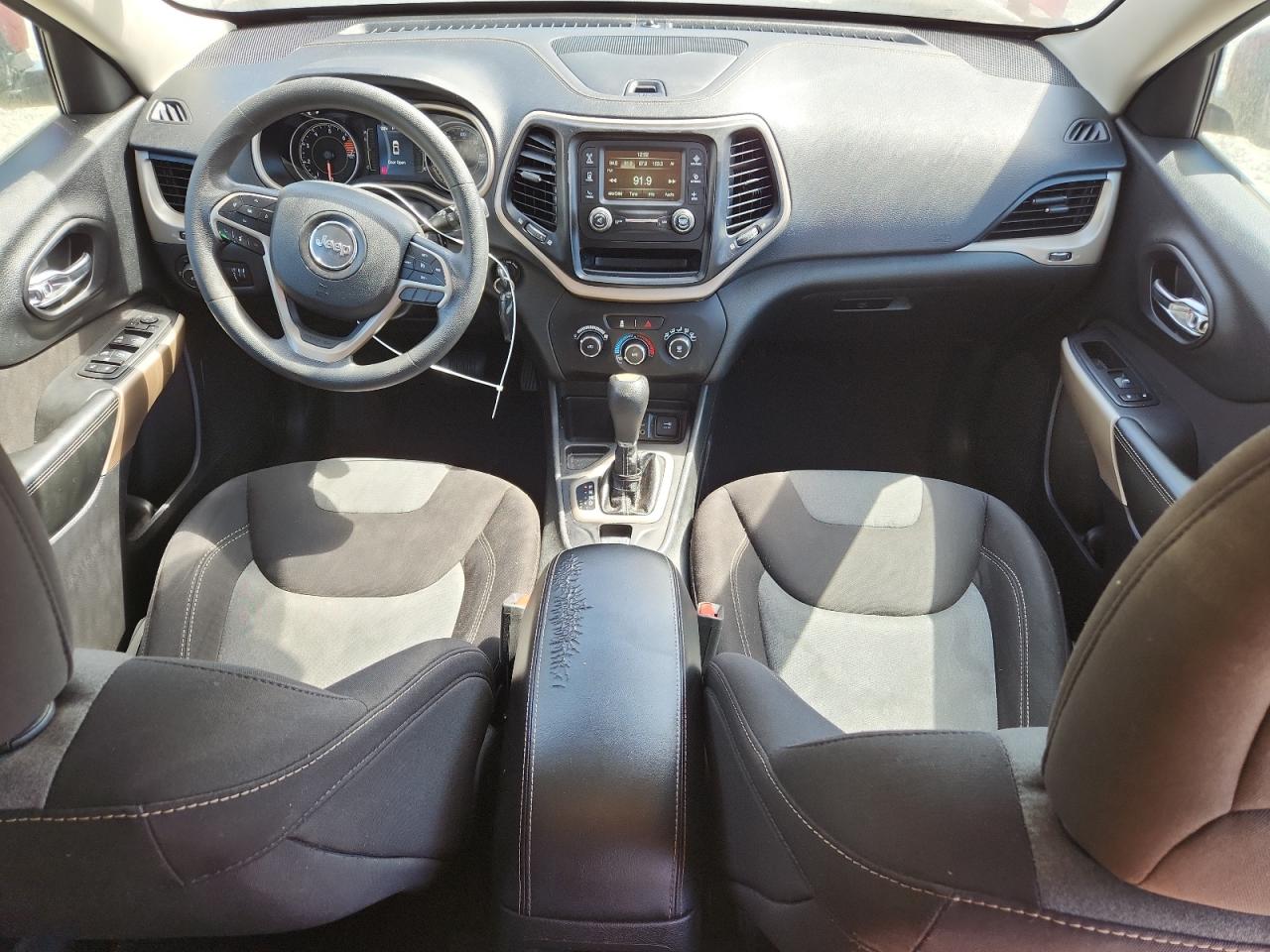 2018 Jeep Cherokee Latitude VIN: 1C4PJLCB4JD604932 Lot: 80742725