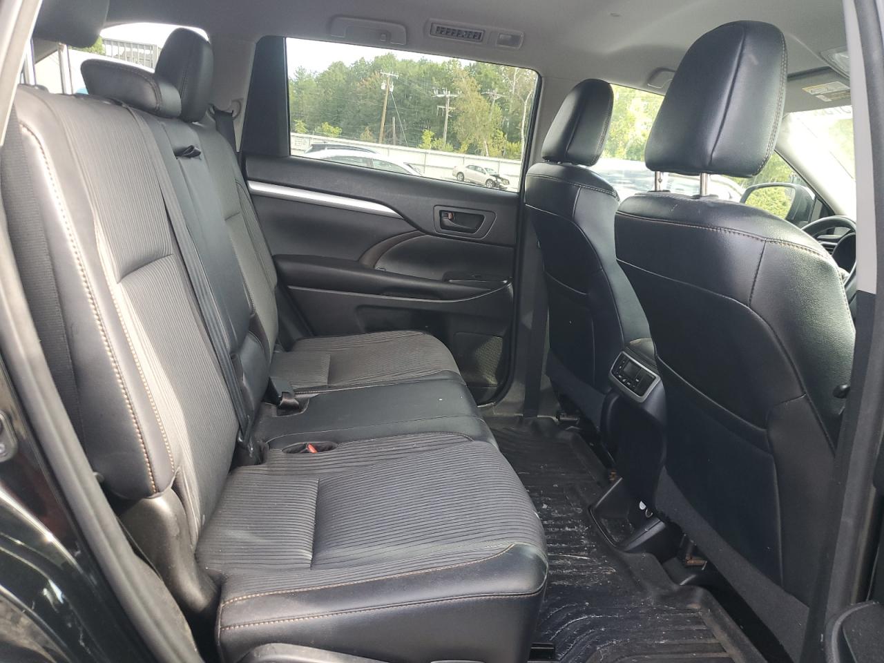 2016 Toyota Highlander Le VIN: 5TDBKRFH1GS313229 Lot: 84237555