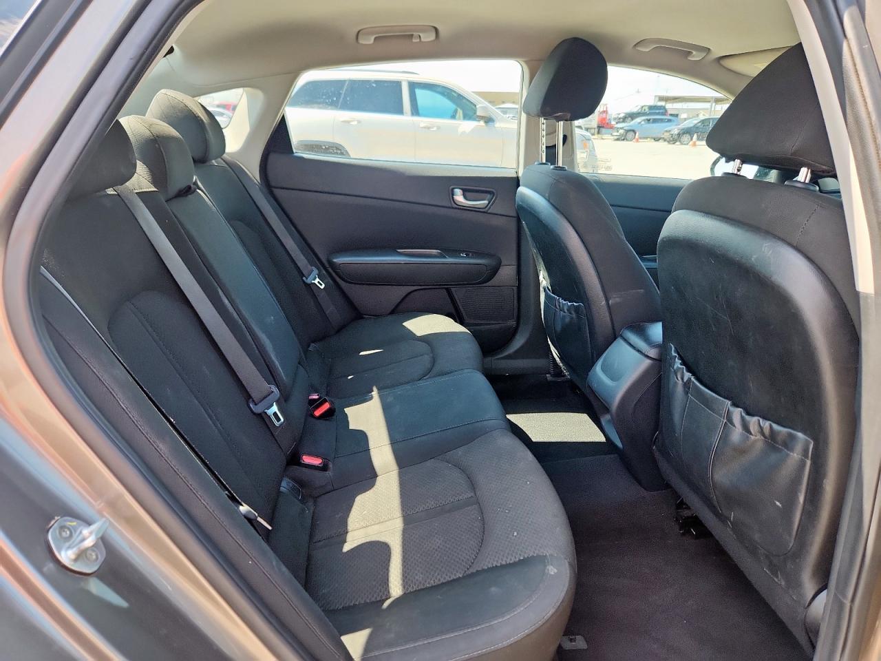 2017 Kia Optima Lx VIN: 5XXGT4L39HG125950 Lot: 80514495