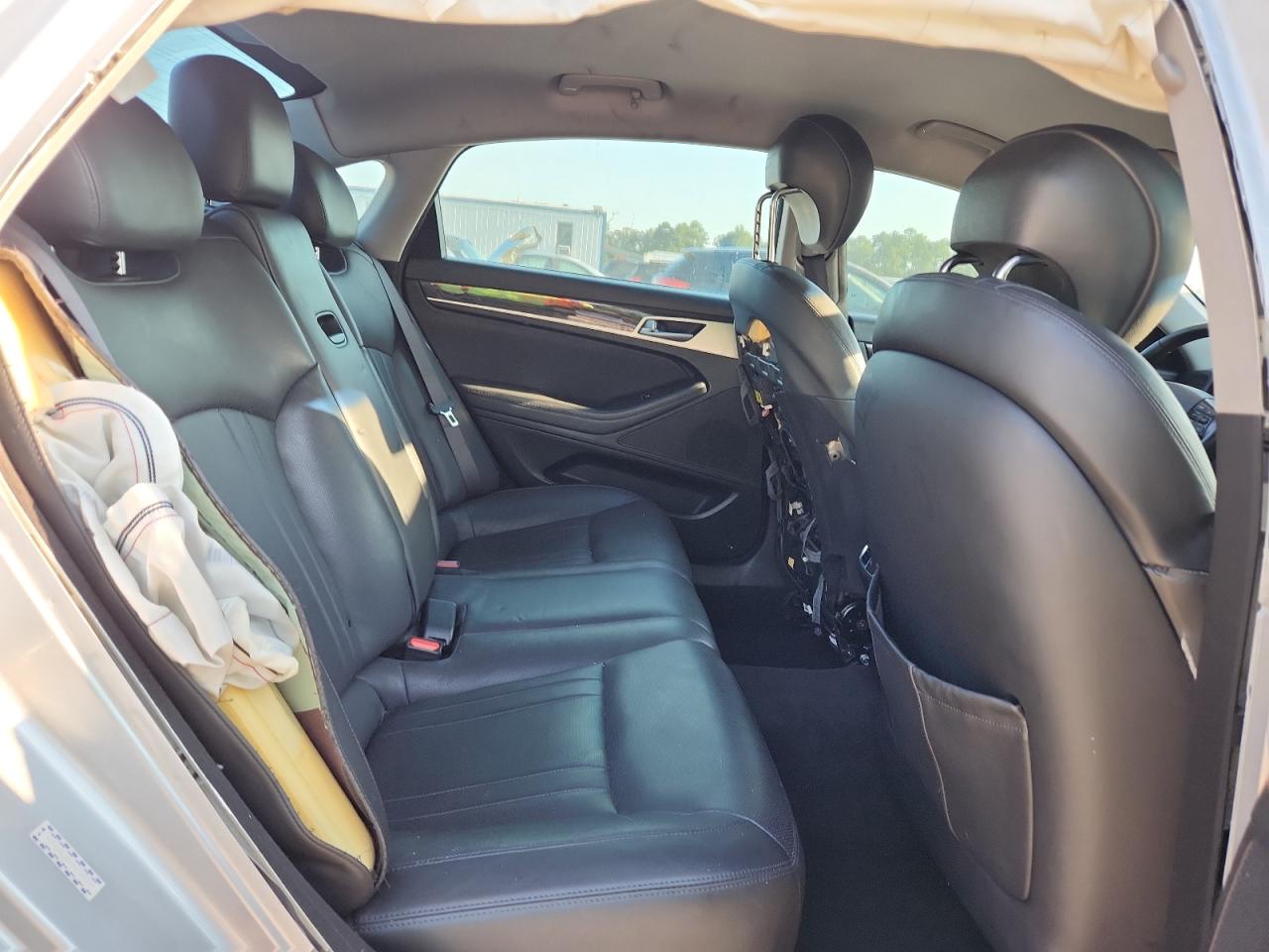 2015 Hyundai Genesis 3.8L VIN: KMHGN4JE0FU103529 Lot: 71224675