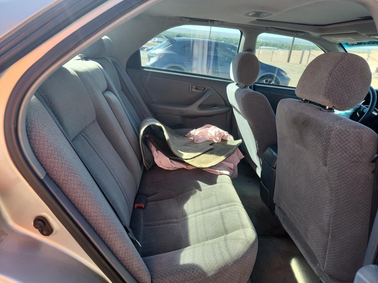 2000 Toyota Camry Ce VIN: 4T1BG22K0YU010347 Lot: 83823025