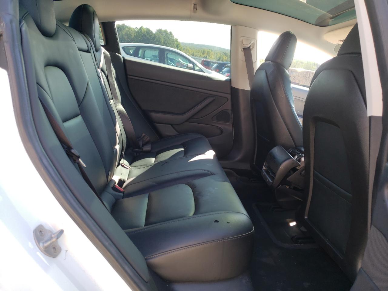 2018 Tesla Model 3 VIN: 5YJ3E1EB0JF088825 Lot: 72045095