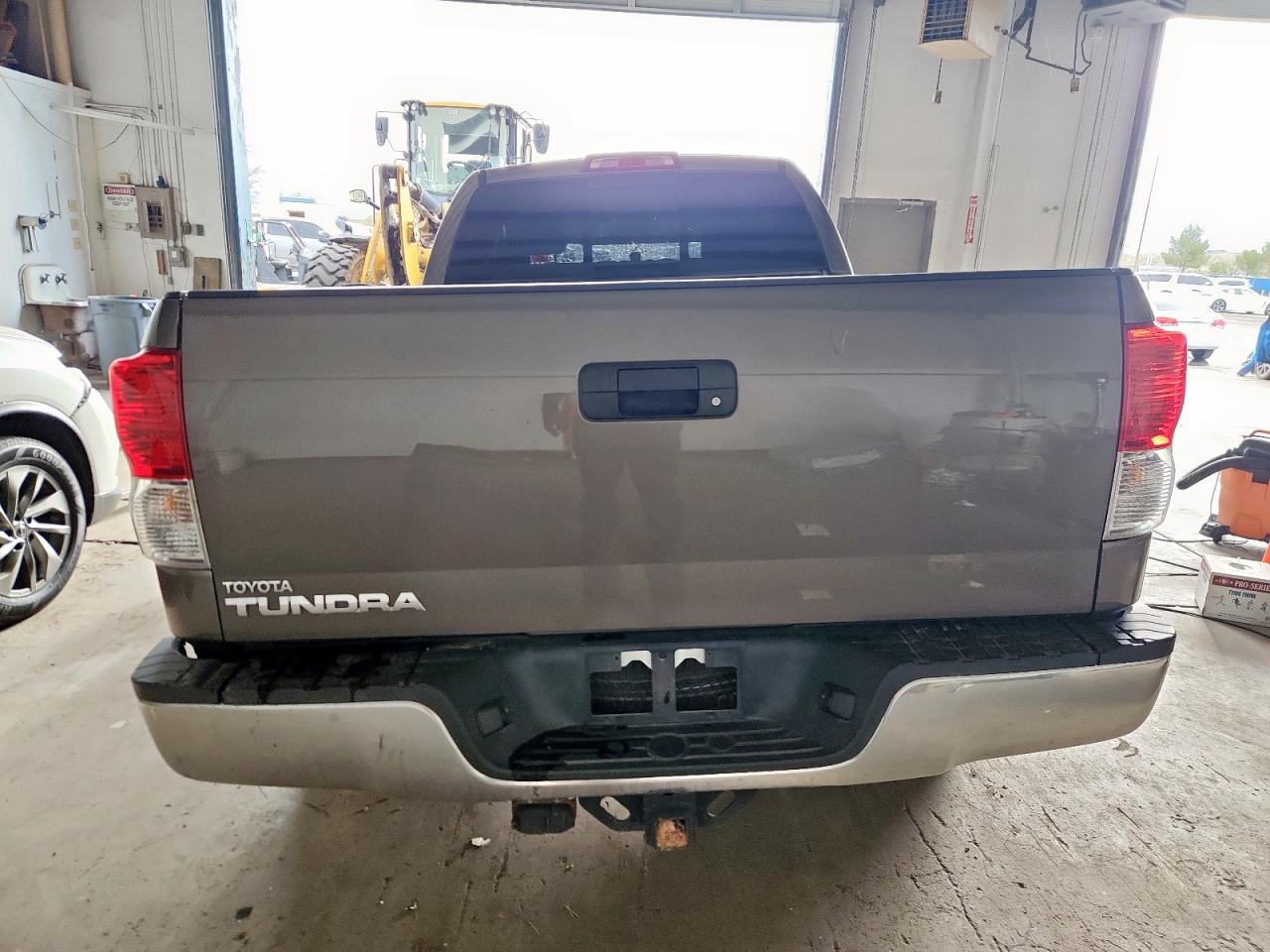 2012 Toyota Tundra Double Cab Sr5 VIN: 5TFRM5F18CX040847 Lot: 81151395