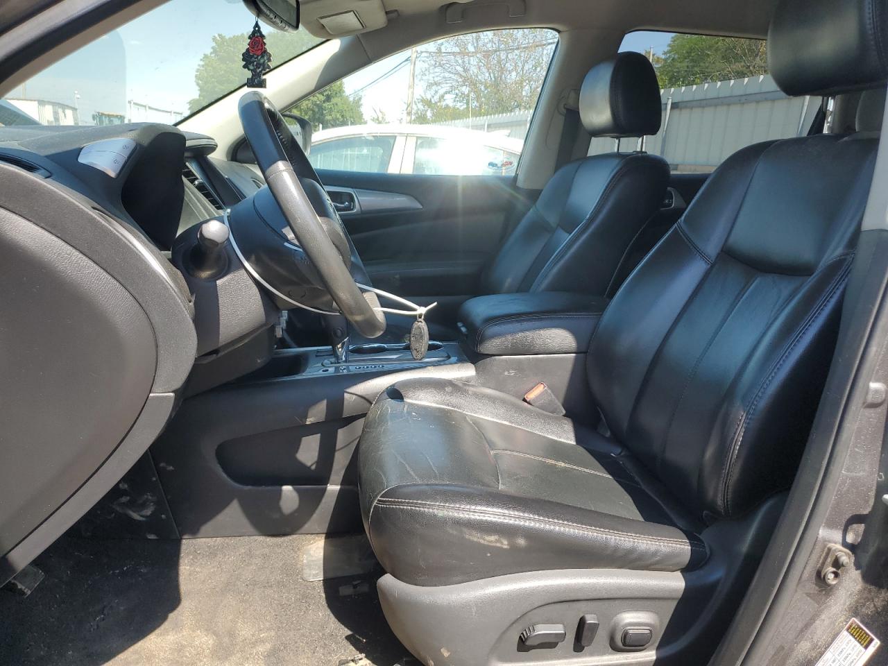 2018 Nissan Pathfinder S VIN: 5N1DR2MN1JC615905 Lot: 80750285