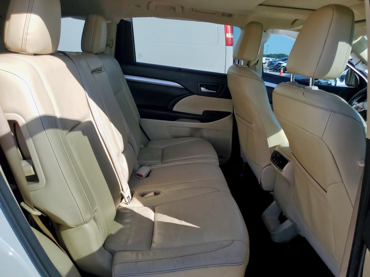 2016 Toyota Highlander Xle VIN: 5TDKKRFH1GS154311 Lot: 71447265